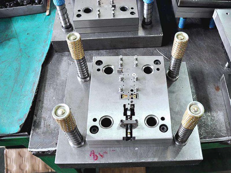 鼓楼模具制造-01