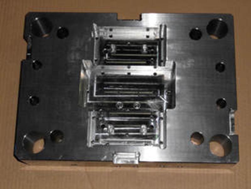 鼓楼精密塑料模-06